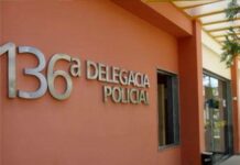 Mulher é presa por tentativa de homicídio após homem ser encontrado ferido