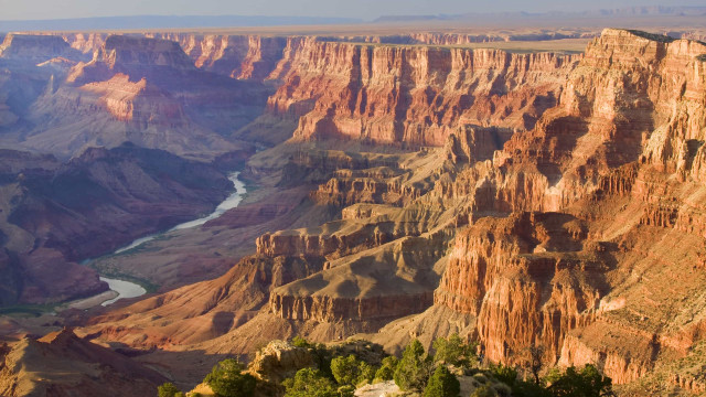Adolescente sobrevive a queda de 30 metros no Grand Canyon