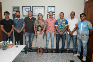 Prefeita entrega premiação aos finalistas do Campeonato Municipal de Futebol