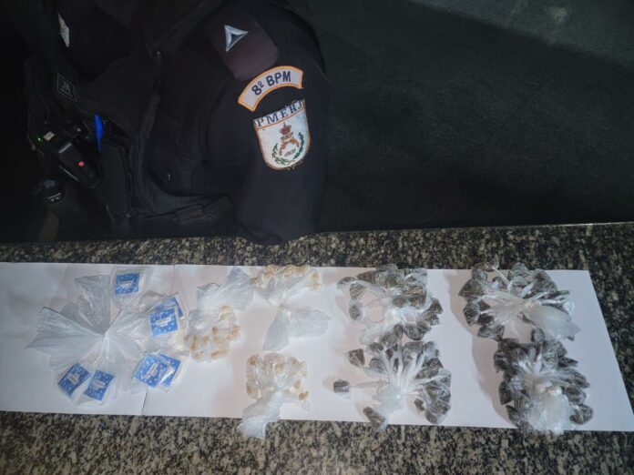Drogas apreendidas pela polícia na Comunidade Tamarindo, em Campos