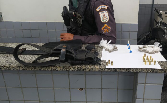 Materiais apreendidos pela polícia em operação contra o tráfico em Campos