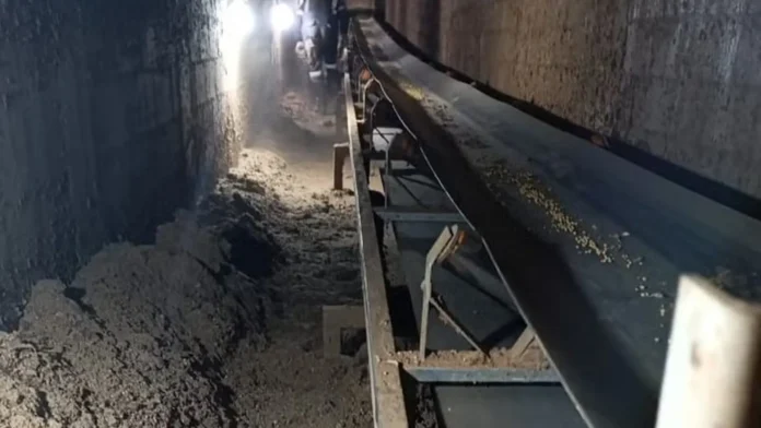 Trabalhador sobrevive após queda de 22 metros em empresa de grãos em MG