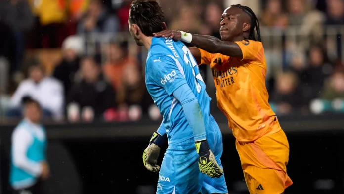 Ex-Real Madrid critica Vinícius Júnior: "Não é bom para o futebol"