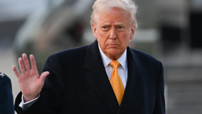 Odeio dizer isso assim, mas vamos tomar a Groenlândia, diz Donald Trump