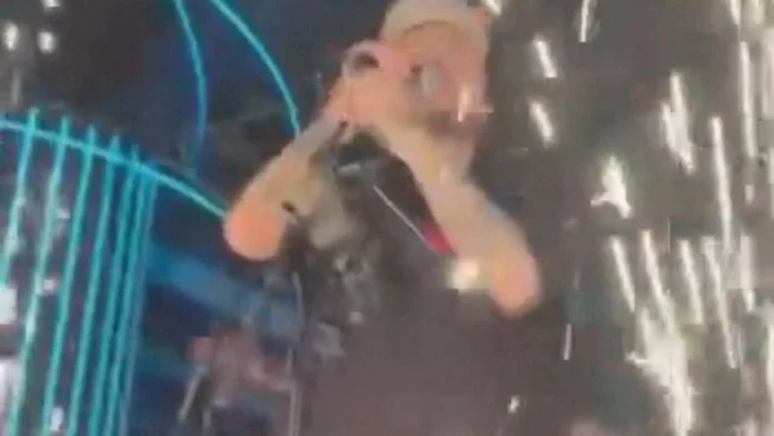 Imagens mostram início do incêndio mortal em discoteca na Macedônia