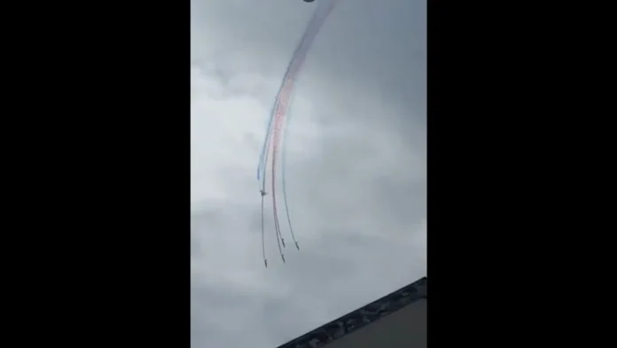 Vídeo mostra momento em que aviões da Força Aérea Francesa colidem