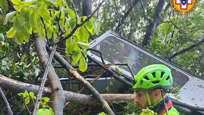 Queda de teleférico perto de Nápoles deixa quatro mortos na Itália