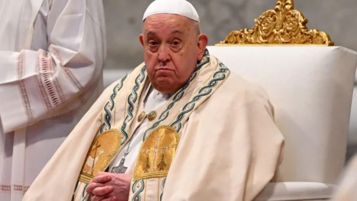 Arcebispo excomungado ataca Papa: "Terá de responder pelos crimes"