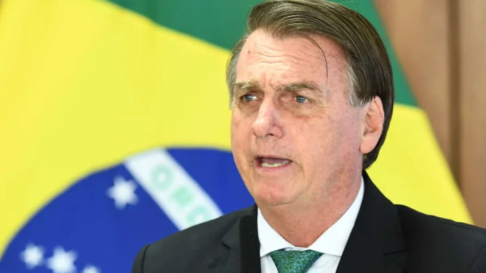 The Economist diz que julgamento de Bolsonaro é "lição de democracia"