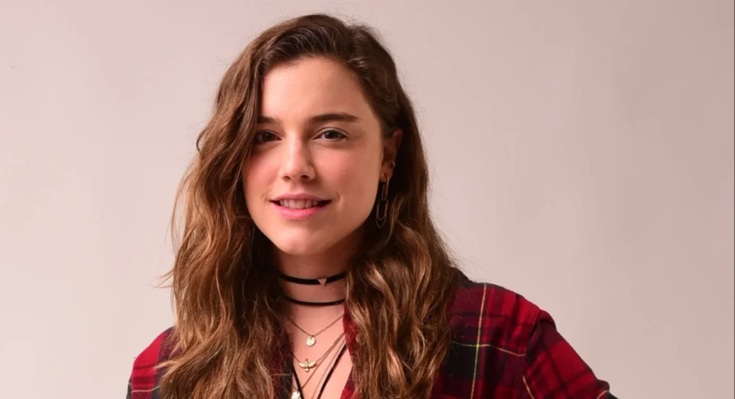 Alice Wegmann, Maria Gadú, Carol Castro e outros artistas celebram condenação de Bolsonaro