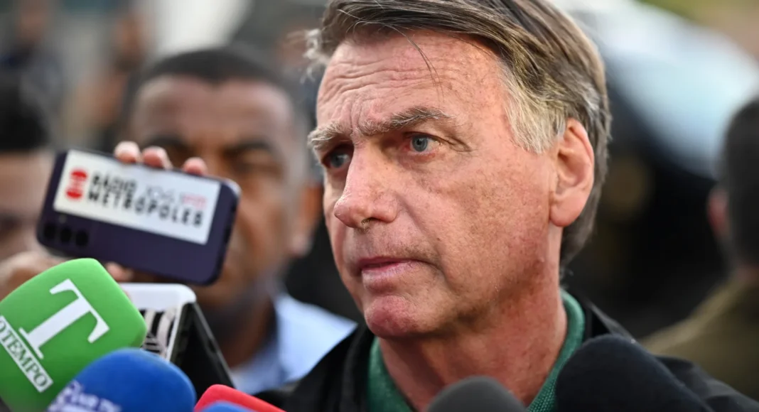 STF estima que prisão de Bolsonaro para cumprir pena deve ocorrer até dezembro