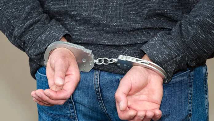 Brasileira é encontrada morta na Itália; companheiro confessa crime e é preso, diz imprensa