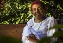 ‘Não fiz nada de mais, Deus me deu emoção’, diz Leci Brandão no Troféu Raça Negra