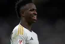 Vinicius Júnior celebra o tetra da Libertadores: ‘Ser Flamengo é um Carnaval’