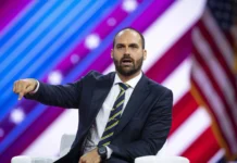 Eduardo Bolsonaro diz que Moraes quer impedir direita de ter maioria no Senado em 2026