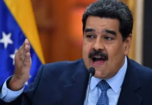 Trump e Maduro conversaram por telefone em meio a tensão militar no Caribe, diz jornal