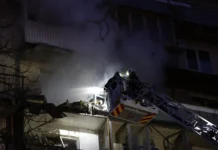 Rússia faz mega-ataque contra Kiev, e Ucrânia atinge porto russo