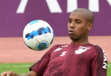 Ex-seleção e Manchester City, Fernandinho anuncia aposentadoria
