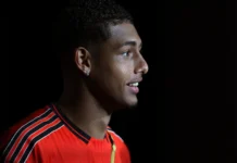 Preocupado, Flamengo tenta blindar jovem vaiado em jogo contra o Fluminense