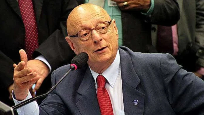 Senador da oposição é escolhido para ser relator do PL que reduz pena por tentativa de golpe