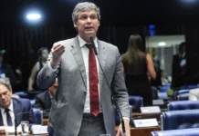 Líder do PT diz que Motta ‘está perdendo as condições’ de presidir a Câmara