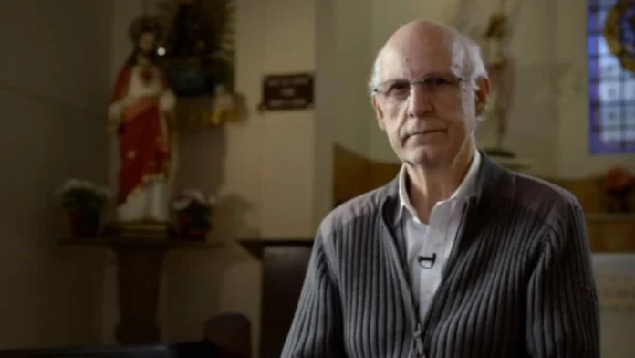 Proibido de usar redes, padre Júlio diz que recebeu ordem com 'espírito de obediência' e que missas online farão falta