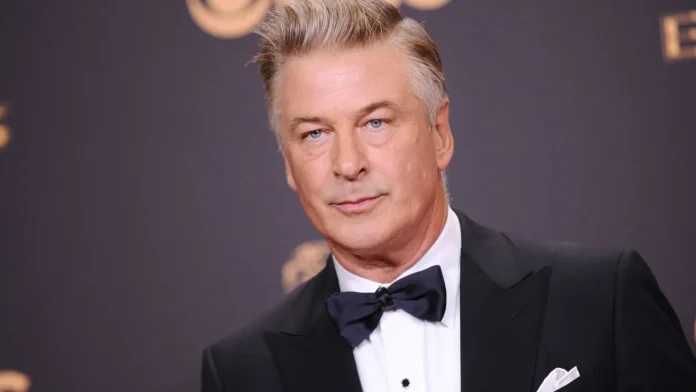 Alec Baldwin enfrenta problemas de saúde mental após incidente em "Rust"