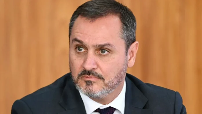 Diretor da PF confirma que investigação do caso Master envolve autoridade com foro no STF