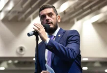 Moraes concede liberdade a Bacellar com uso de tornozeleira e o afasta do comando da Alerj