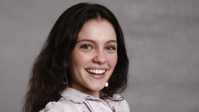 Famosos que deram o primeiro beijo da vida em cena: