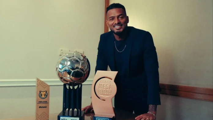 Melhor lateral-esquerdo do Brasileiro, Reinaldo sonha com Copa do Mundo