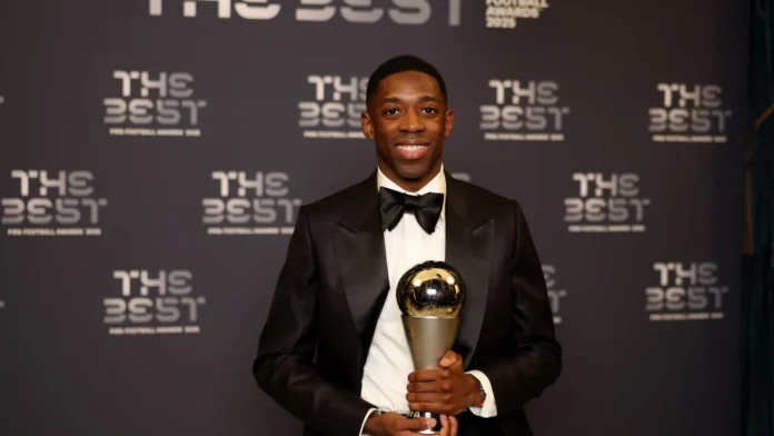Dembélé confirma favoritismo e leva prêmio de melhor do mundo da Fifa