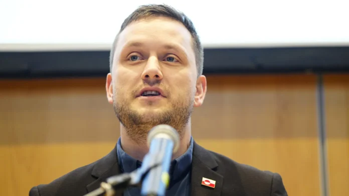 Groenlândia admite maior presença militar e quer "diálogo pacífico"