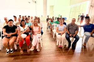 Produtores rurais participam de reunião na SMECT sobre merenda escolar
