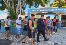 Vendedores ambulantes protestam em frente à Prefeitura de Campos por regras mais claras em eventos