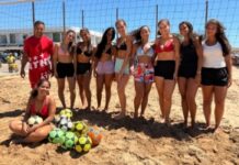 Mulheres dominam a oficina de futevôlei no “Verão do Seu Jeito”