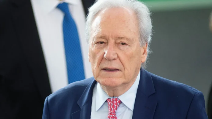 Lewandowski avisa a Lula que deixa Ministério da Justiça nesta sexta-feira (9)