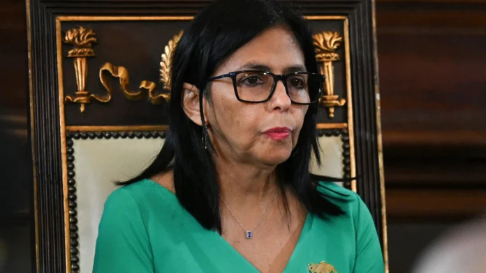 Chega de ordens dos EUA, diz líder interina da Venezuela