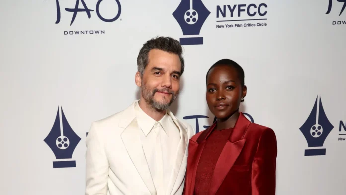 Lupita Nyong'o elogia Wagner Moura após prêmio em Nova York