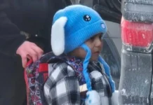 Criança de 5 anos é detida pelo ICE e enviada a centro de prisão no Texas