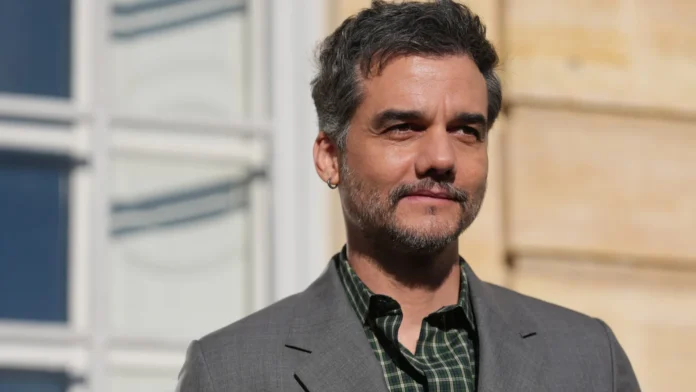 Wagner Moura soube da indicação ao Oscar em um avião, diz Kleber Mendonça