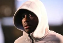 Atacante do Tottenham sofre acidente com Ferrari antes de jogo da Champions