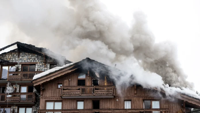 Incêndio evacua 300 pessoas de hotel de luxo nos Alpes franceses