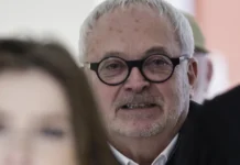 Ex-senador francês é condenado por dopar bebida de deputada