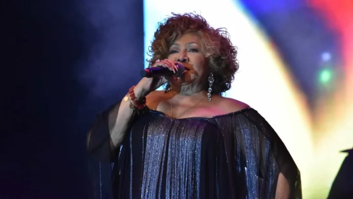 'Tem que respeitar', diz Alcione em defesa do STF no Carnaval