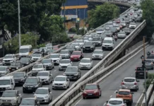 Câmeras com IA flagram uso de celular e falta de cinto e se multiplicam por rodovias paulistas