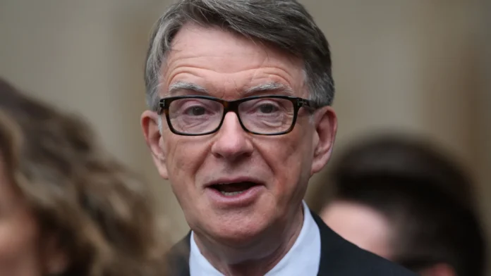 Parlamentar britânico renuncia após vazamento de documentos do caso Epstein