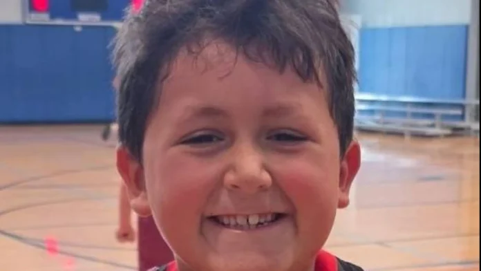 Menino faz desafio do TikTok e acaba com rosto desfigurado