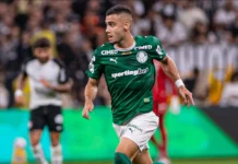 Andreas escapa de punição por danificar gramado antes de pênalti em Dérbi