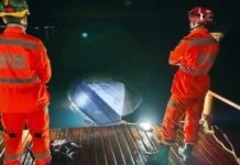 Lancha colide com píer e seis pessoas morrem na divisa entre SP e MG